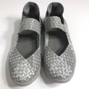 BM Bernie Mev Woven Metallic Sandals 8
